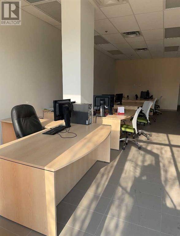 Calgary, AB T2E2T7,107, 2308 Centre Street NE
