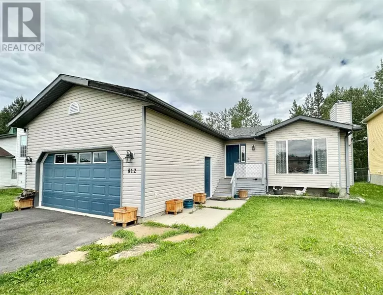 812 9 Avenue, Fox Creek, AB T0H1P0