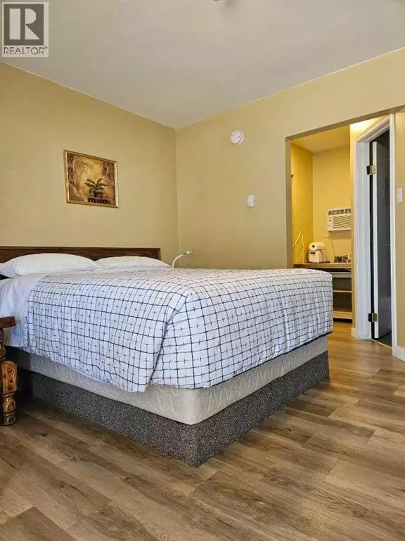 Vulcan, AB T0L2B0,115 2 Street SE