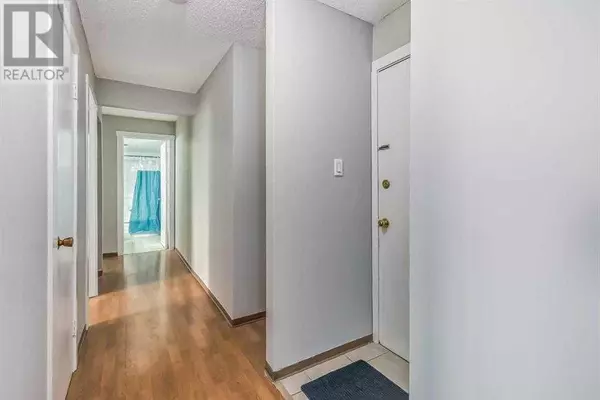 Calgary, AB T2X1A3,201, 4328 4 Street NW