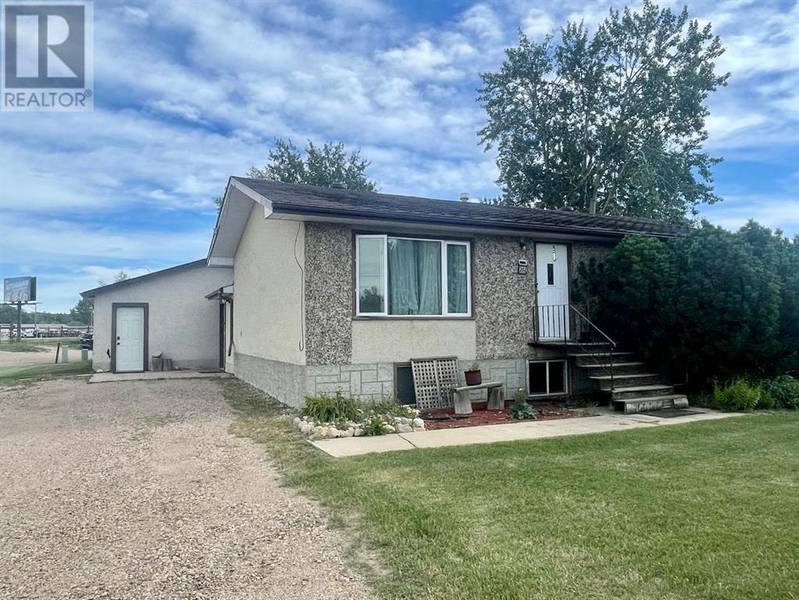 202 5 Avenue, Wainwright, AB T9W1A8