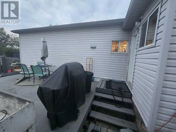 912 3rd Avenue, Beaverlodge, AB T0H0C0