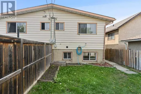 Calgary, AB T3B0G4,7008B Bowness Road NW