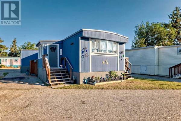 422, 3223 83 Street NW, Calgary, AB T3B5P2