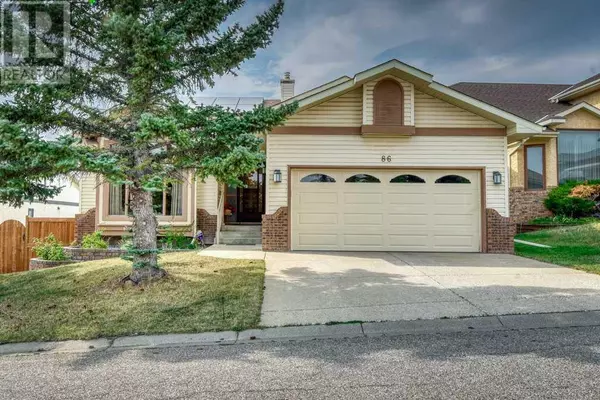 86 Hawkdale Circle NW, Calgary, AB T3G5L5