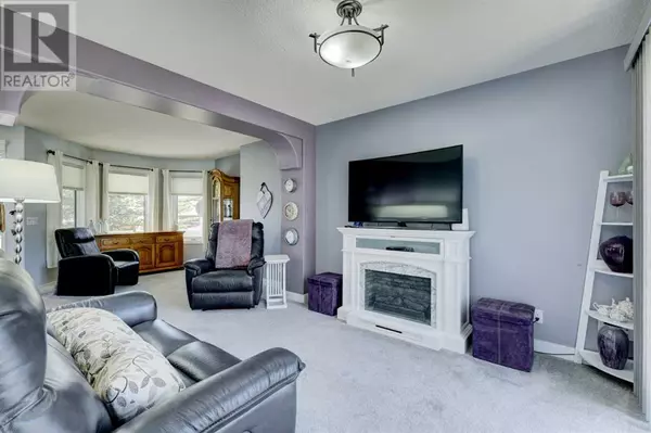 Airdrie, AB T4B2G8,19 Woodside Crescent NW