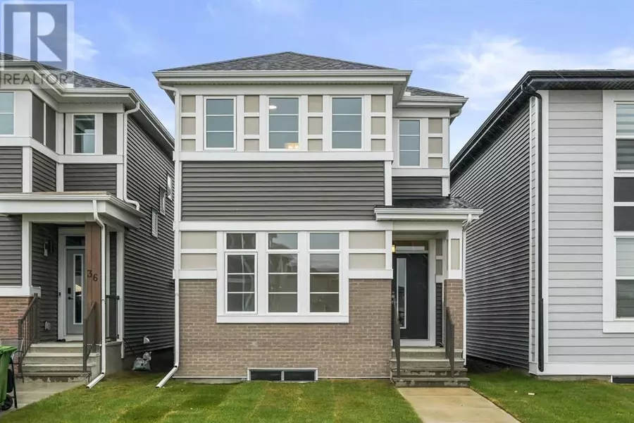 32 Corner Glen Link NE, Calgary, AB T3N2L4