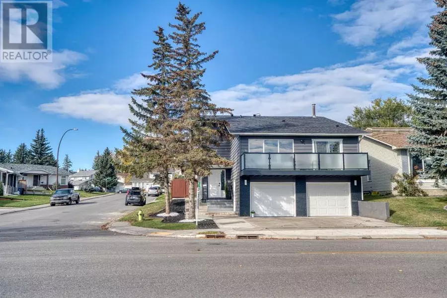 204 Woodbine Boulevard SW, Calgary, AB T2W4K5