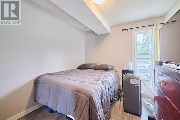 Calgary, AB T2T3C3,303, 1820 9 Street SW