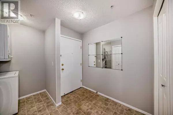 Calgary, AB T1Y7M1,2115, 2280 68 Street NE