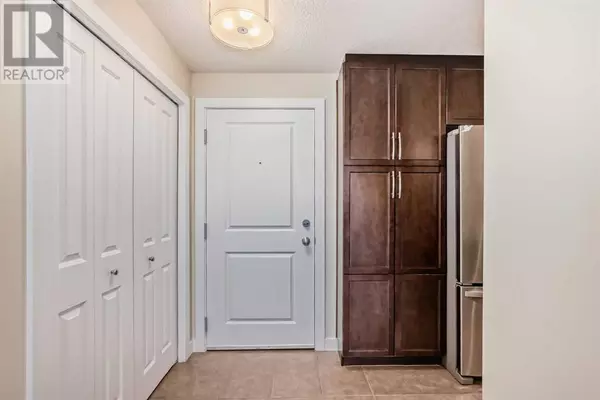 Calgary, AB T3A2C5,601, 16 Varsity Estates Circle NW