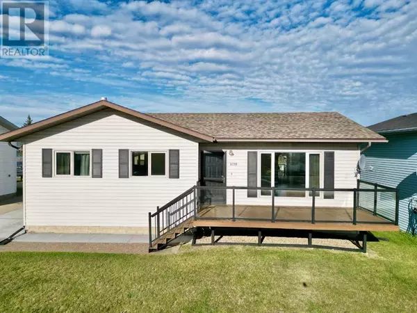 8218 102 Avenue, Peace River, AB T8S1N1