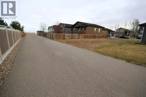 Taber, AB T1G1M4,6 Prairie Lake Court