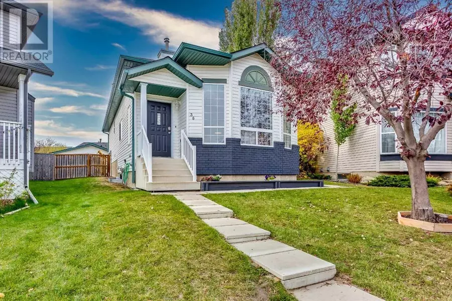 38 Coville Square NE, Calgary, AB T3K5E4