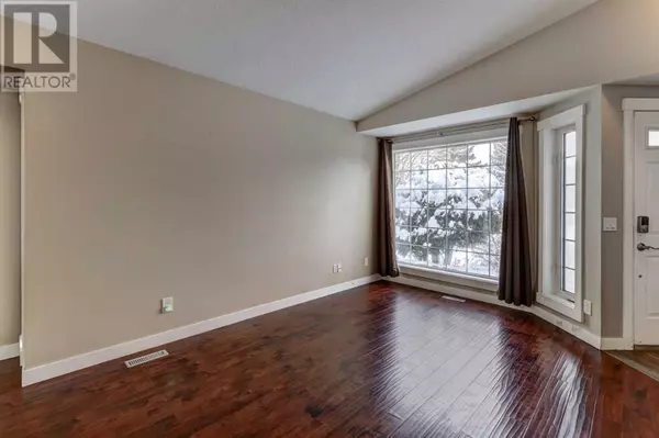 Calgary, AB T3K4C4,61 Coventry Close NE