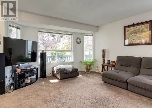 Calgary, AB T2A7V5,82 Applemead Court SE