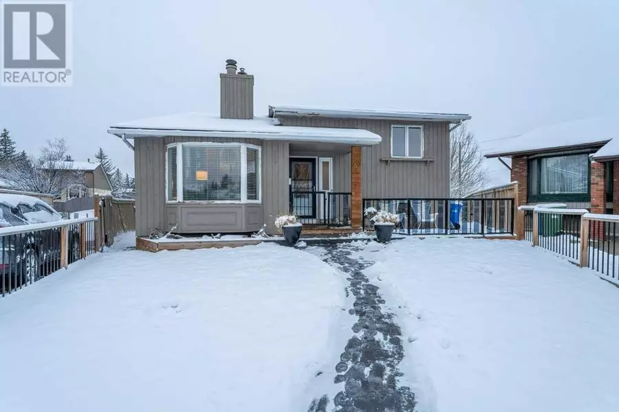 68 Bedford Circle NE, Calgary, AB T3K1L1