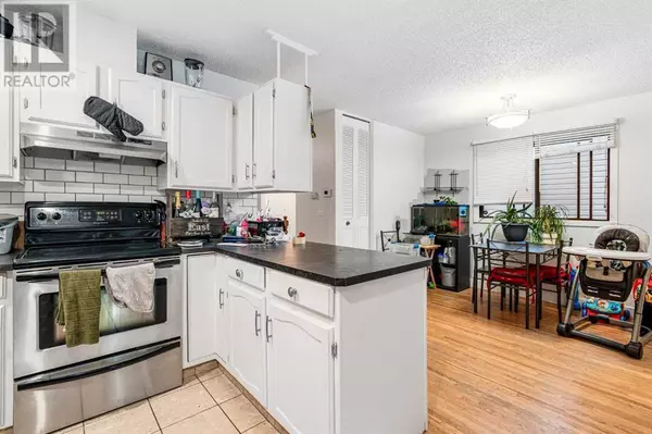 Calgary, AB T2W2V1,1016 Woodview Crescent SW