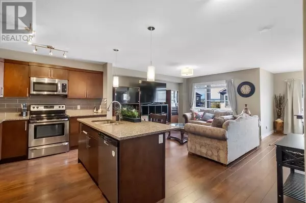 535 Redstone View NE, Calgary, AB T3N1B5