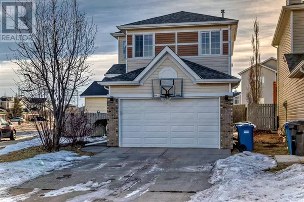 1 Royal Elm Way NW, Calgary, AB T3G5M2