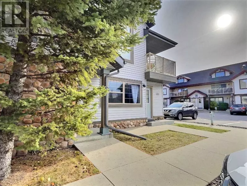 101, 8 Everridge Square SW, Calgary, AB T2Y5J7