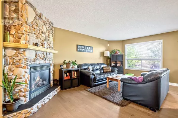 Okotoks, AB T1S1Y3,145 Crystal Shores Grove