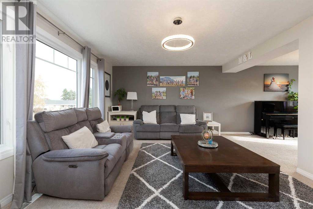 Cardston, AB T0K0K0,582 3A Avenue W