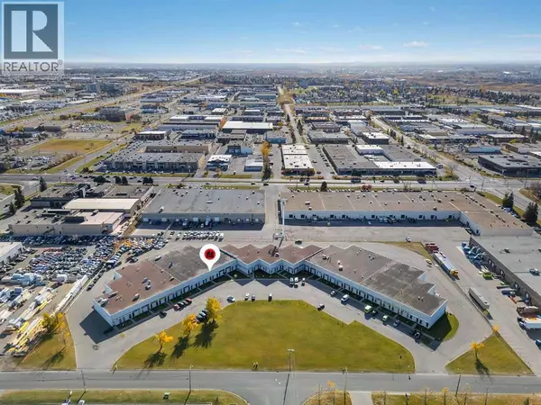 Calgary, AB T2E6W3,13, 2219 35 Avenue NE