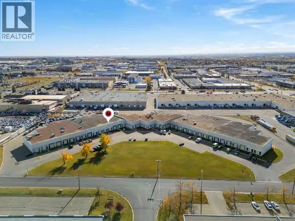 Calgary, AB T2E6W3,13, 2219 35 Avenue NE