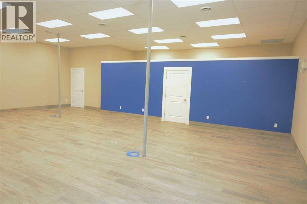 Penhold, AB T0M1R0,1, 1370 Robinson Avenue
