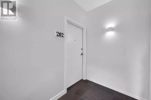 Calgary, AB T3N1M6,202, 140 Redstone Walk NE