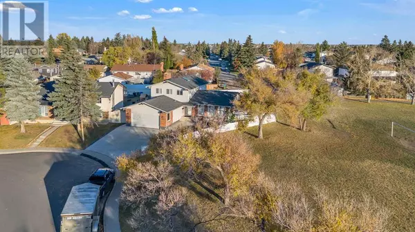 304 Pinemill Way NE, Calgary, AB T1Y2M7