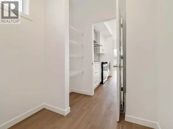 Lethbridge, AB T1J5V1,761 Violet Place W