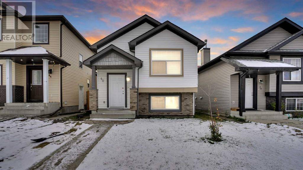 40 saddlefield Road NE, Calgary, AB T3J4Z8