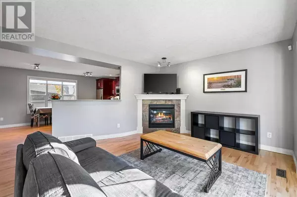 Calgary, AB T2T6J3,151 Somme Manor SW