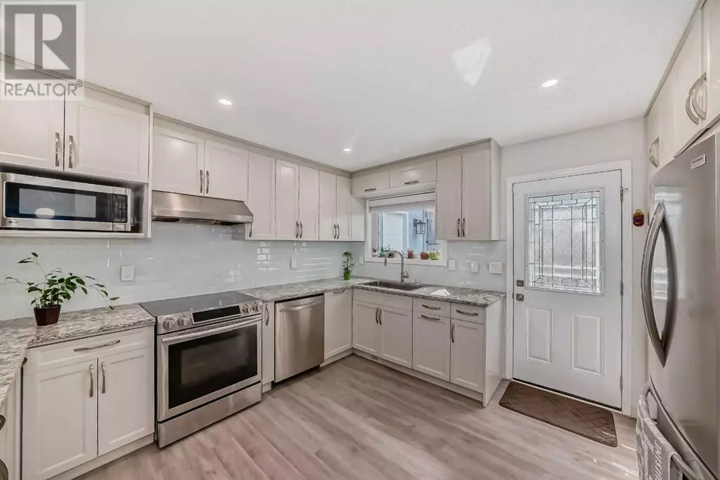 Calgary, AB T3K3B1,23 Sanderling Rise NW