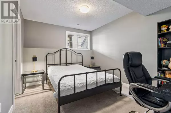 Calgary, AB T3R0Z8,528 Sage Hill Grove NW