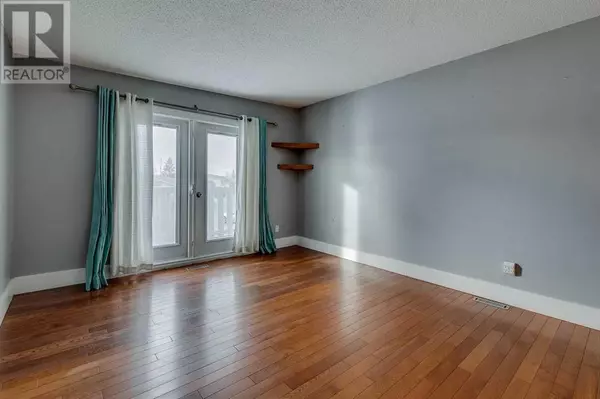 Calgary, AB T2A3N9,201 Penbrooke Close SE