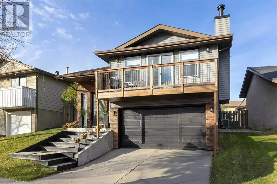 43 Berkshire Road NW, Calgary, AB T3K2A2