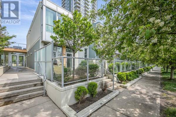 132, 99 Spruce Place SW, Calgary, AB T3C3X7