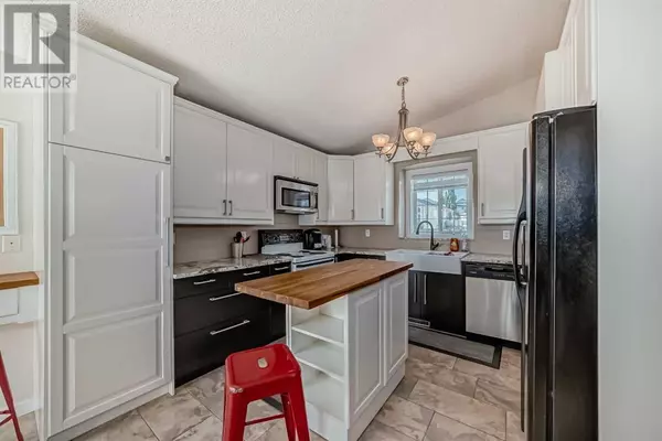 Calgary, AB T3K4L6,962 Harvest Hills Drive NE