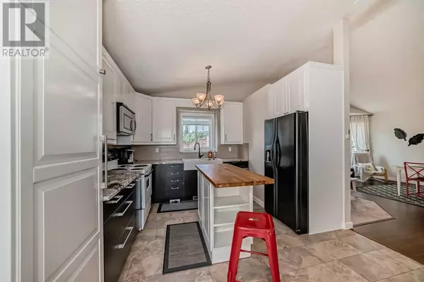 Calgary, AB T3K4L6,962 Harvest Hills Drive NE