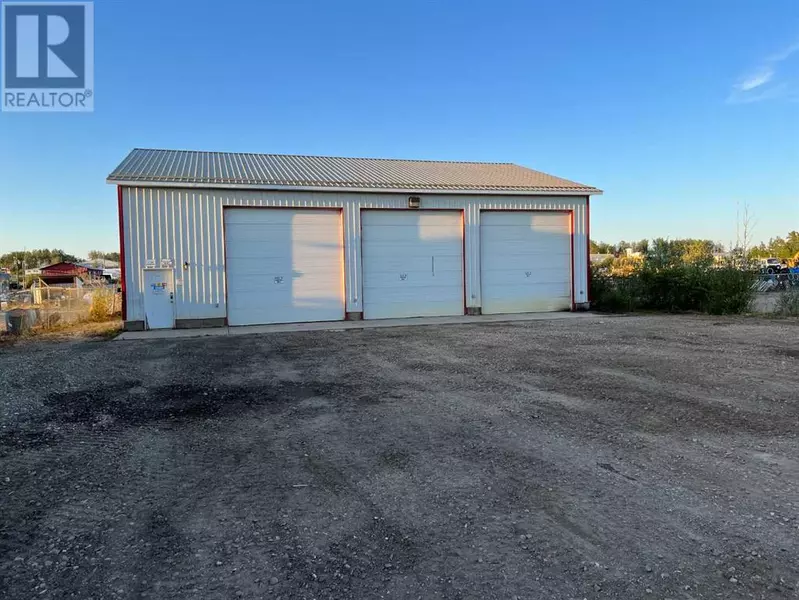 106 1 Avenue, Fox Creek, AB T0H1P0