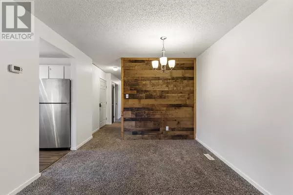 Calgary, AB T3B2P6,4624 81 Street NW