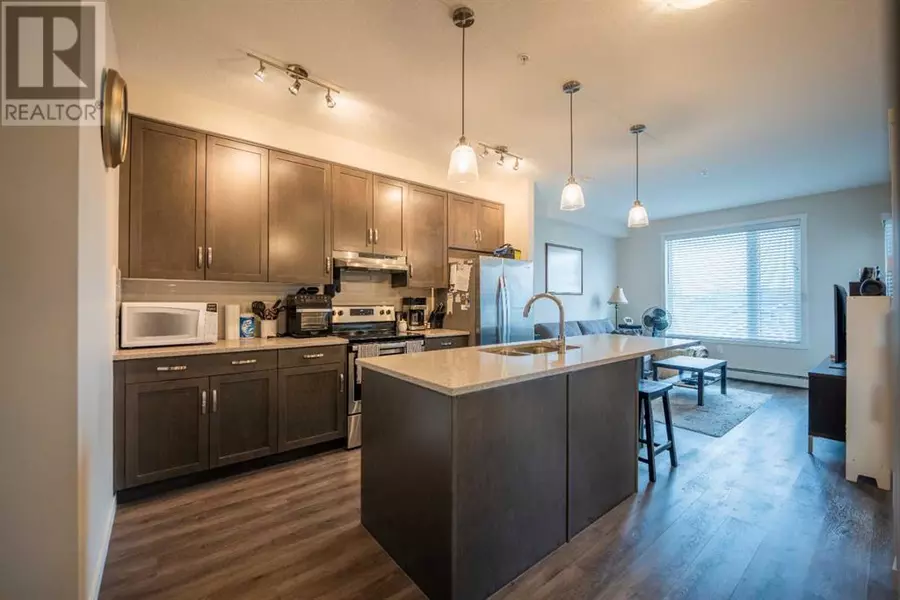 212, 30 Shawnee Common SW, Calgary, AB T2Y0R1