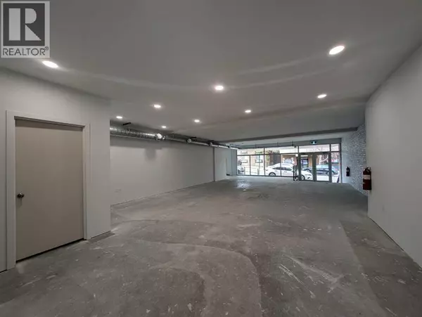 Medicine Hat, AB T1A0K7,533 4 Street SE