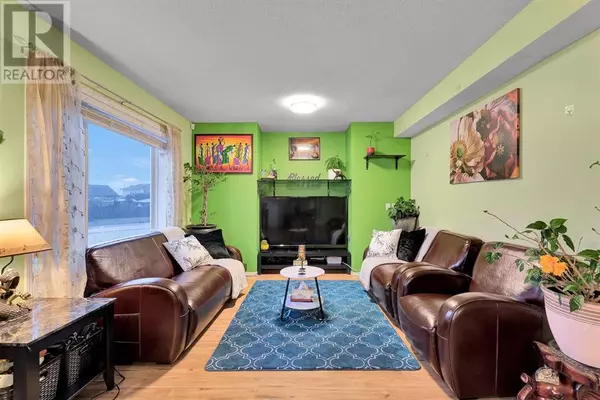 Calgary, AB T3J2S5,65 Martinview Crescent NE