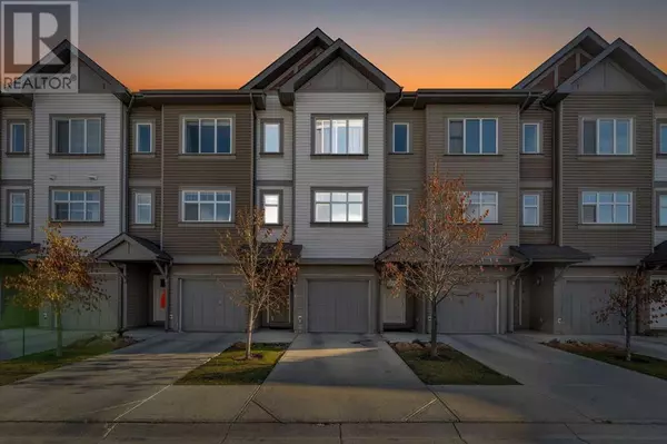 64 Copperstone Common SE, Calgary, AB T2Z5E4