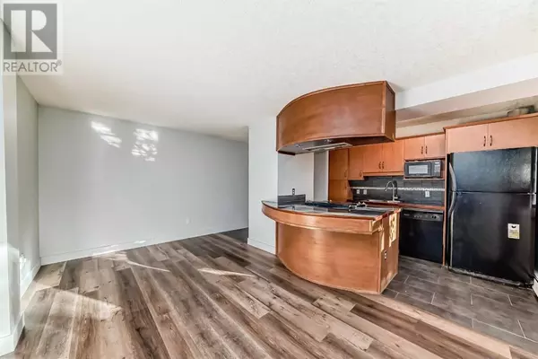 Calgary, AB T2T2W6,203, 1730 7 Street SW