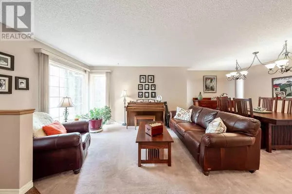 Calgary, AB T2Z2J5,2256 Douglasbank Crescent SE